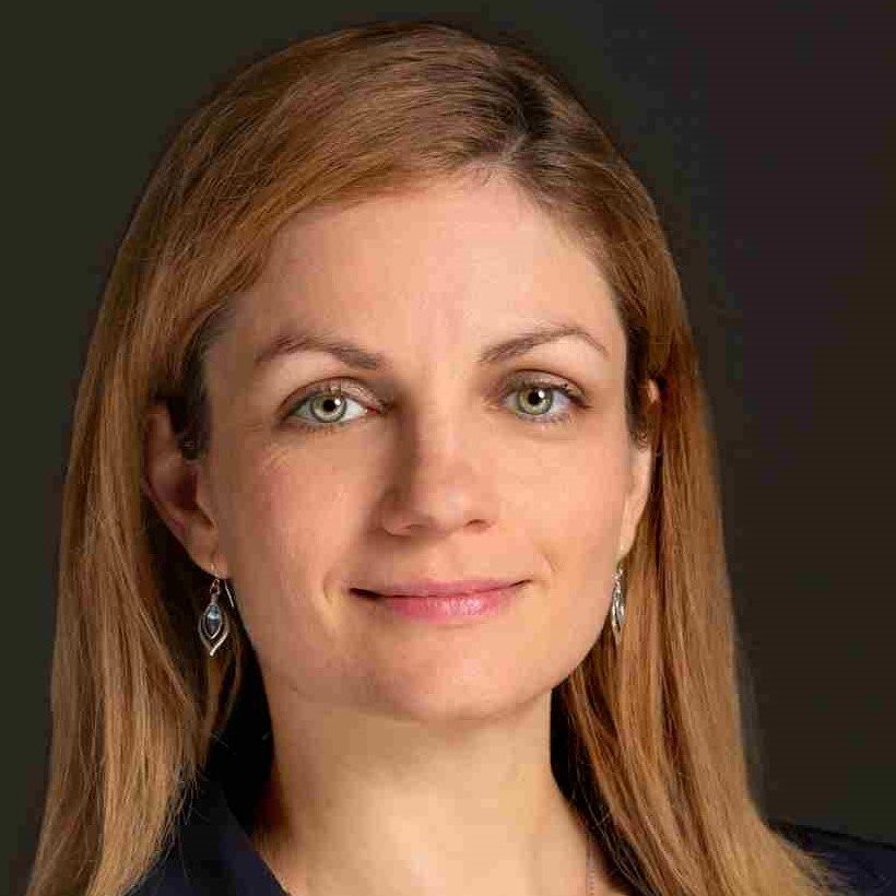 Ralitsa Rizvanolli headshot