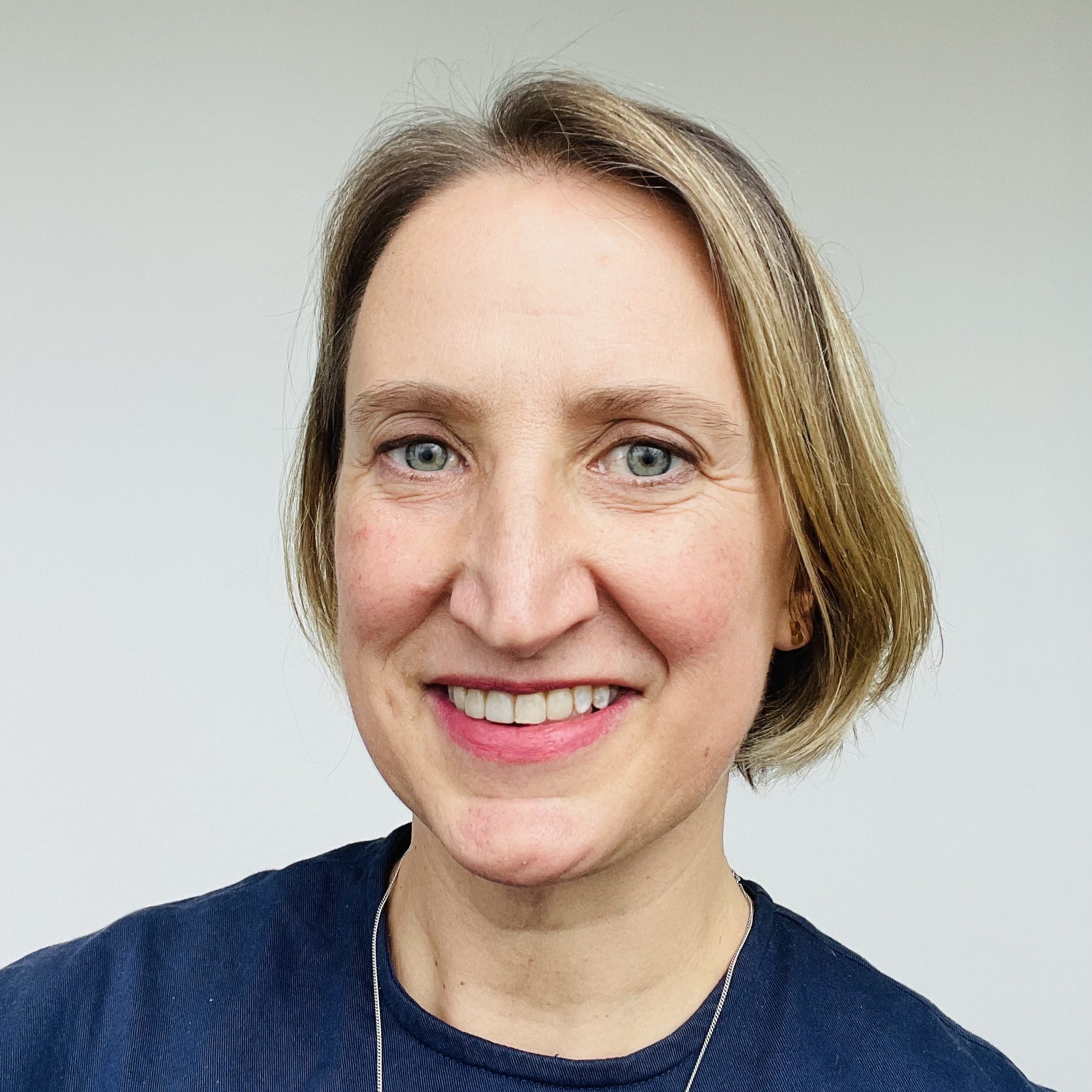 Carly Hammond headshot