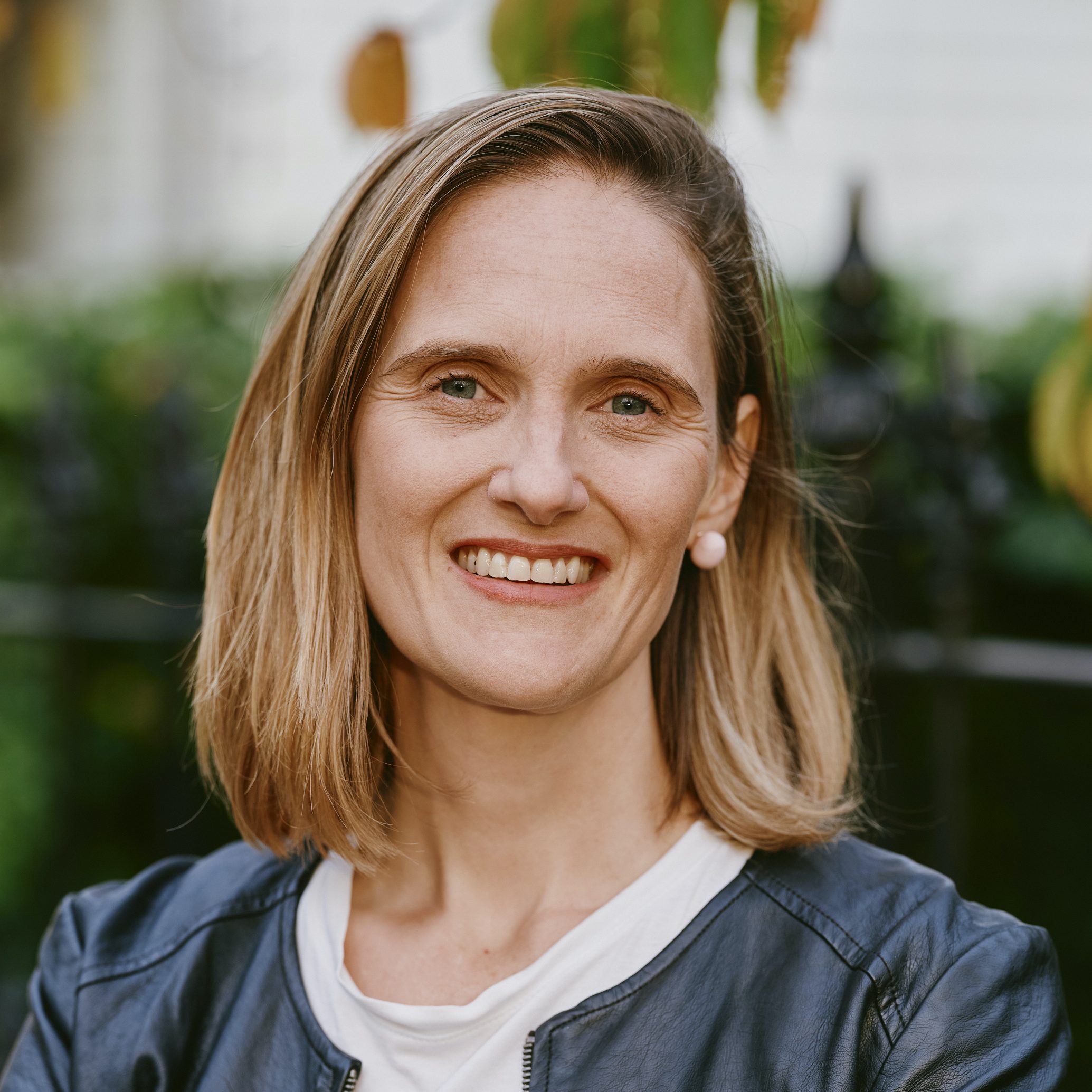 Christina Hobbs headshot